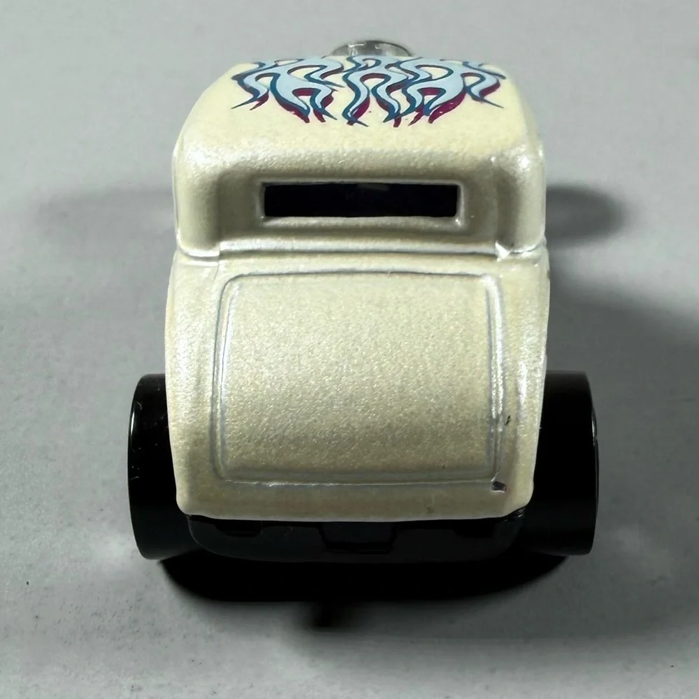 Hot Wheels 1932 Ford White Flames Die-Cast 1:64